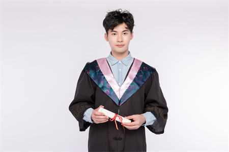 梅河口成人函授2023年的課程設置和專業(yè)選擇如何？